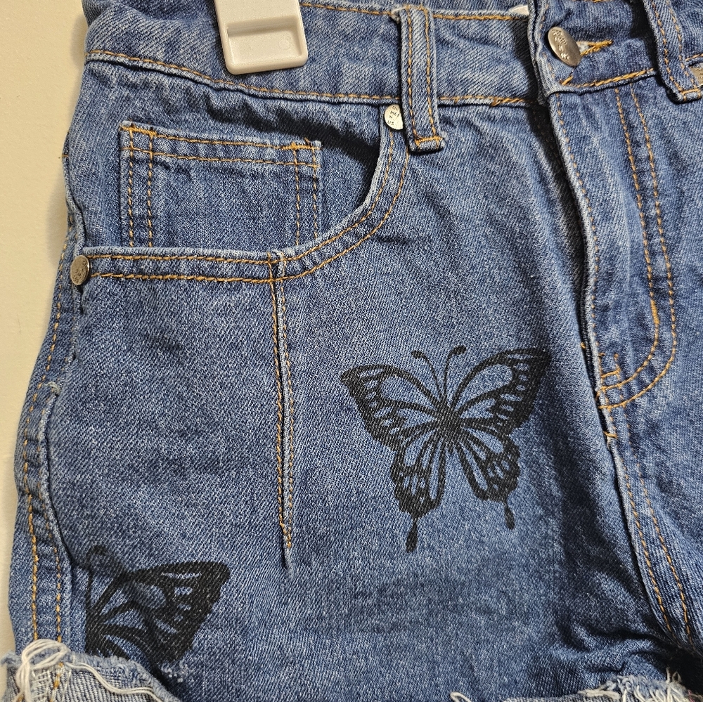 Between‎ Us Size 3 Denim Butterfly Women's Shorts - Picture 2 of 5